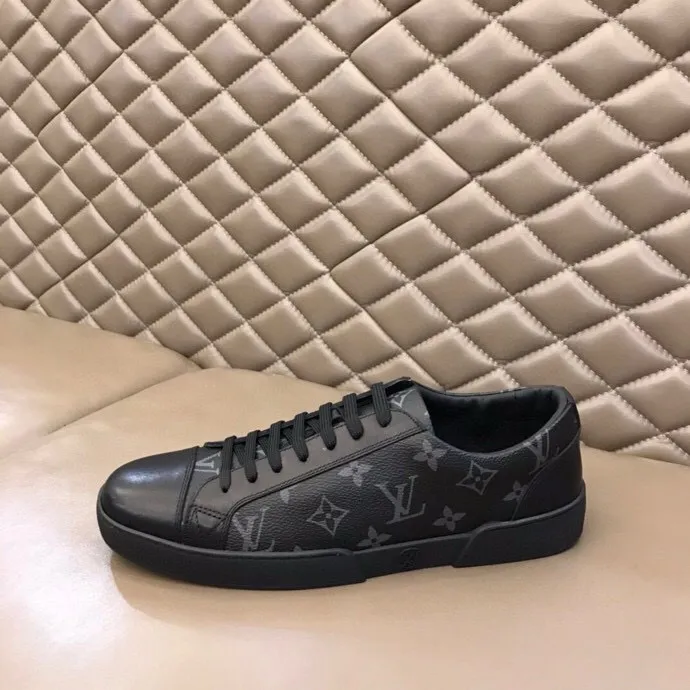 Ex-factory price: 400💰🇮🇹LV top purchasing agent🔍🔍men's🚹 counter sales simultaneously, code number: 38-44#, 🇮🇹Special printing imported from Italy with imported cowhide, all imported Yangli, 💪💪, a complete 1⃣️ to 1⃣️ replica 🇮🇹💪💪, ⚠Sole: Original sole provided by the original factory, exclusive molded sole for super comfort, ⚠Original factory follow-up goods, 🔍🔍high quality